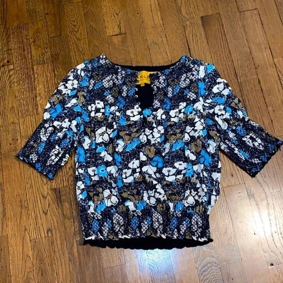 Hanley Luxury Floral Short Sleeve Blouse - Picture 2 of 5